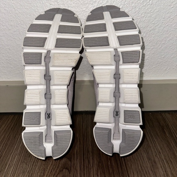 Women’s On Cloud 5 shoes size 10 - Picture 7 of 7